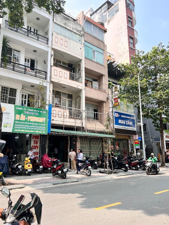 Bán nhà MT Trần Quang Khải, Quận 1, DT: 8x16m, 5 tầng ngay Hai Bà Trưng, giá 62 tỷ TL.