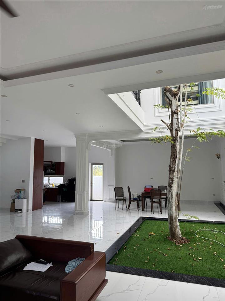 Bán căn biệt thự cực đẹp tại đường giáng hương 2