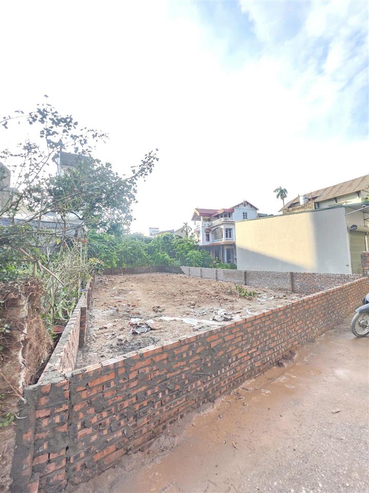 Cc cần bán gấp đất tổ 15 yên nghĩa ngoài đê  hà đông dt 258m2 mt 10m2. giá đầu tư  chốt sâu.