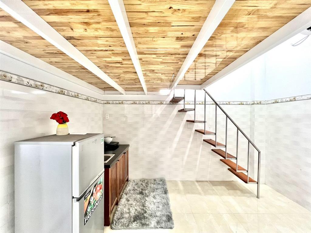Gác lửng thoáng mát, trần cao không đụng đầu, đầy đủ tiện nghi đường khuông việt tân phú