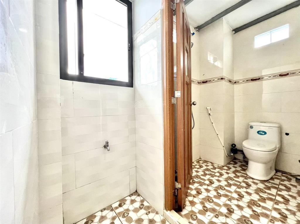 Gác lửng thoáng mát, trần cao không đụng đầu, đầy đủ tiện nghi đường khuông việt tân phú