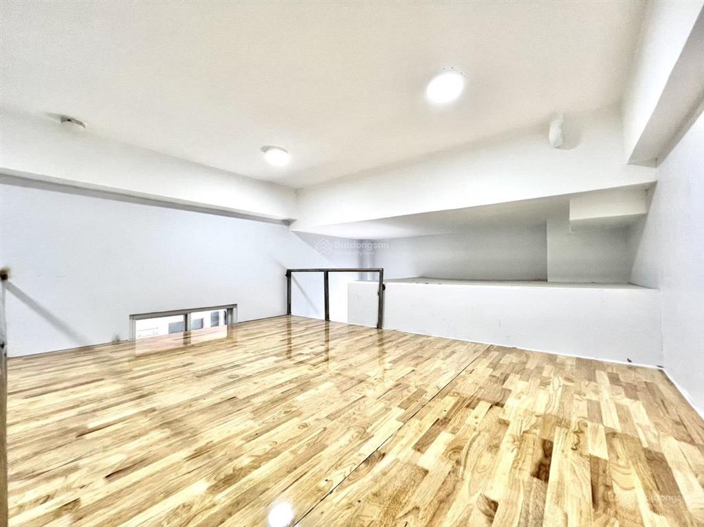 Gác lửng thoáng mát, trần cao không đụng đầu, đầy đủ tiện nghi đường khuông việt tân phú