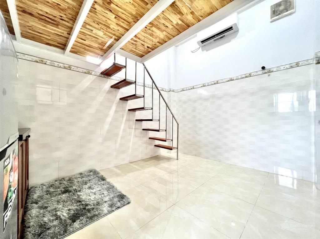 Gác lửng thoáng mát, trần cao không đụng đầu, đầy đủ tiện nghi đường khuông việt tân phú