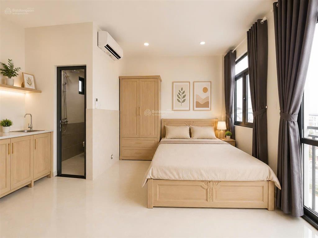 Phòng mới xây, nội thất đầy đủ, an ninh ngay ngã 4 bốn xã. cửa sổ ban công siêu thoáng mát
