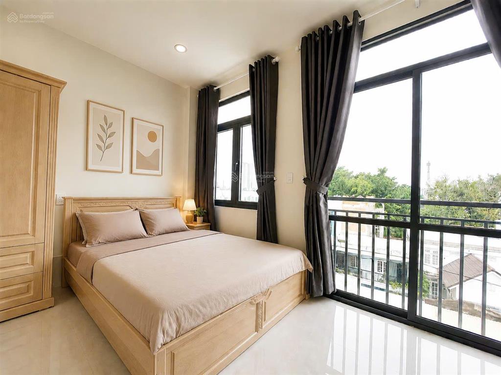 Phòng mới xây, nội thất đầy đủ, an ninh ngay ngã 4 bốn xã. cửa sổ ban công siêu thoáng mát