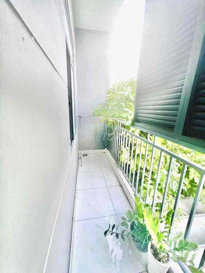 PHÒNG Mới CÓ Ban CÔNG RIÊNG