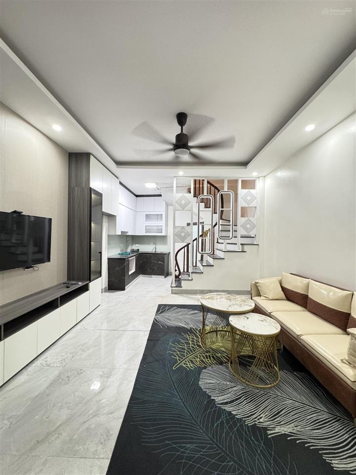 Bán nhà minh khai, 35m2, 5 tầng, full nội thất mới tinh, ngõ thông rộng gần phố, giá 8.8 tỷ
