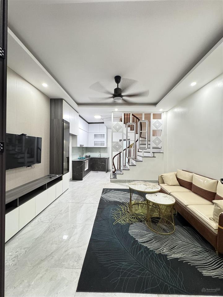 Bán nhà minh khai, 35m2, 5 tầng, full nội thất mới tinh, ngõ thông rộng gần phố, giá 8.8 tỷ