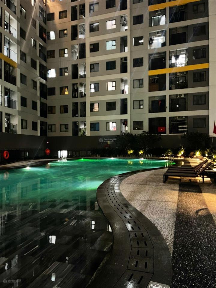 Bán gấp căn góc 2 phòng ngủ 2wc 60m2 legacy central giá ngộp bank chỉ 1,8 tỷ, sổ sẵn hỗ trợ vay 80%