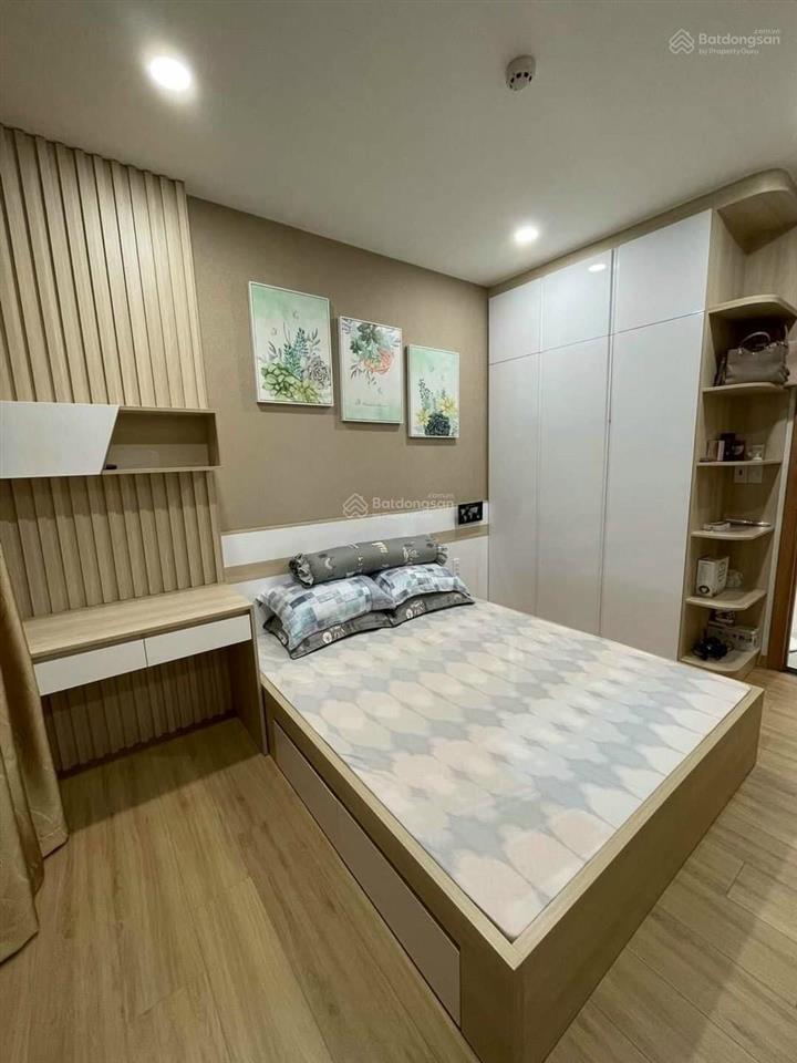 Kẹt tiền bán gấp căn hộ 1pn+1 56m2, có thể ngăn thành 2pn, giá siêu tốt 2,4 tỷ tặng full nội thất