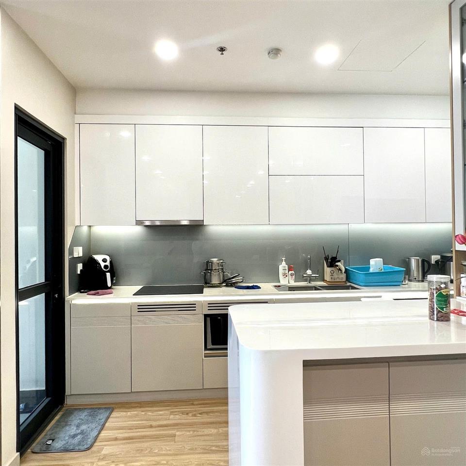Cho thuê chung cư 3pn the zei, mỹ đình 106m2, 3n2vs, bàn giao cơ bản  giá tốt 18tr/tháng