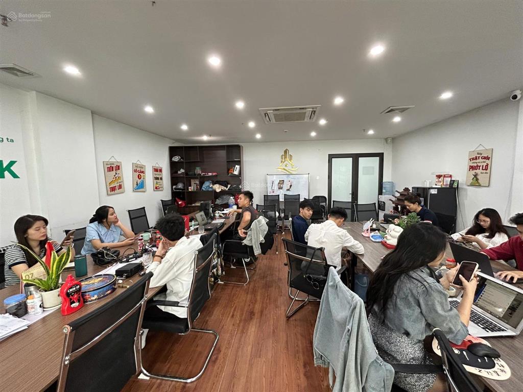 Cho thuê sàn văn phòng 100m2 đường nguyễn hoàng, mỹ đình  thông sàn, trống đồ.