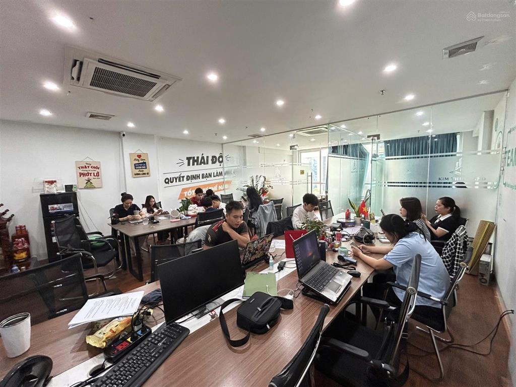 Cho thuê sàn văn phòng 100m2 đường nguyễn hoàng, mỹ đình  thông sàn, trống đồ.