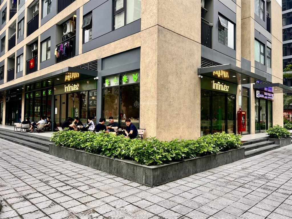 Smart city  chính chủ bán shop góc 2 mặt tiền, sổ đỏ lâu dài, sẵn dòng tiền 800tr, tâm 11 tòa cc