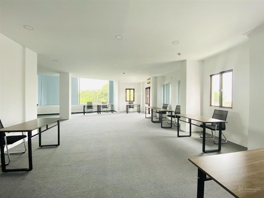 Cho thuê văn phòng sàn 90m2 view kính, cửa sổ thông thoáng khu sân bay tân sơn nhất  tân bình
