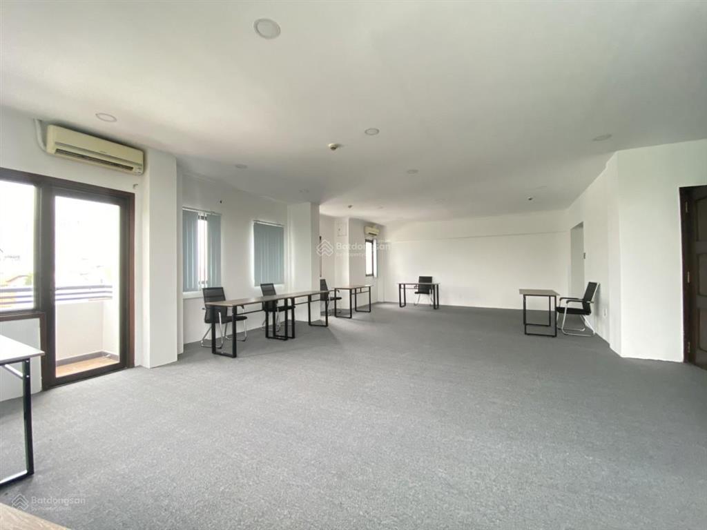 Cho thuê văn phòng sàn 90m2 view kính, cửa sổ thông thoáng khu sân bay tân sơn nhất  tân bình