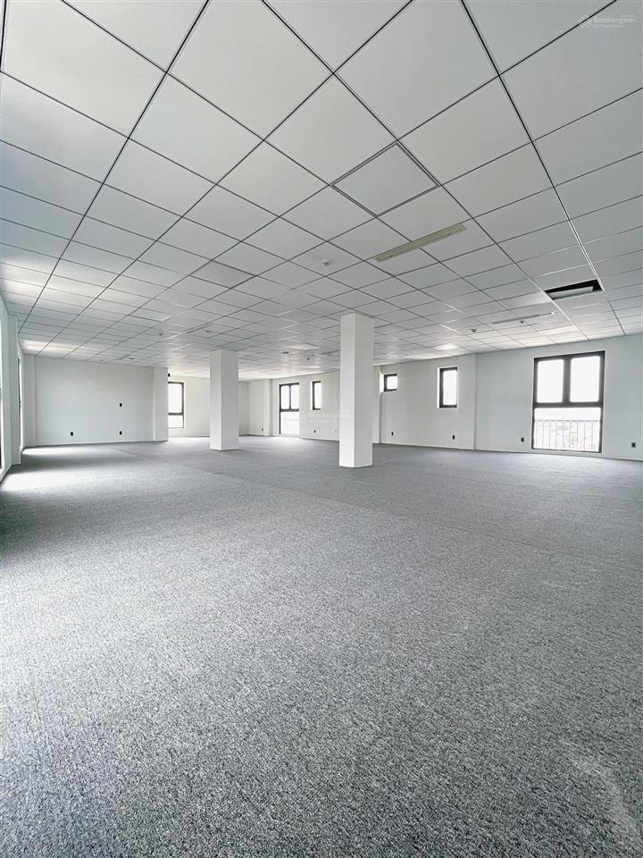 Cho thuê văn phòng 150m2 view sông, thông thoáng tại hoàng sa  q1
