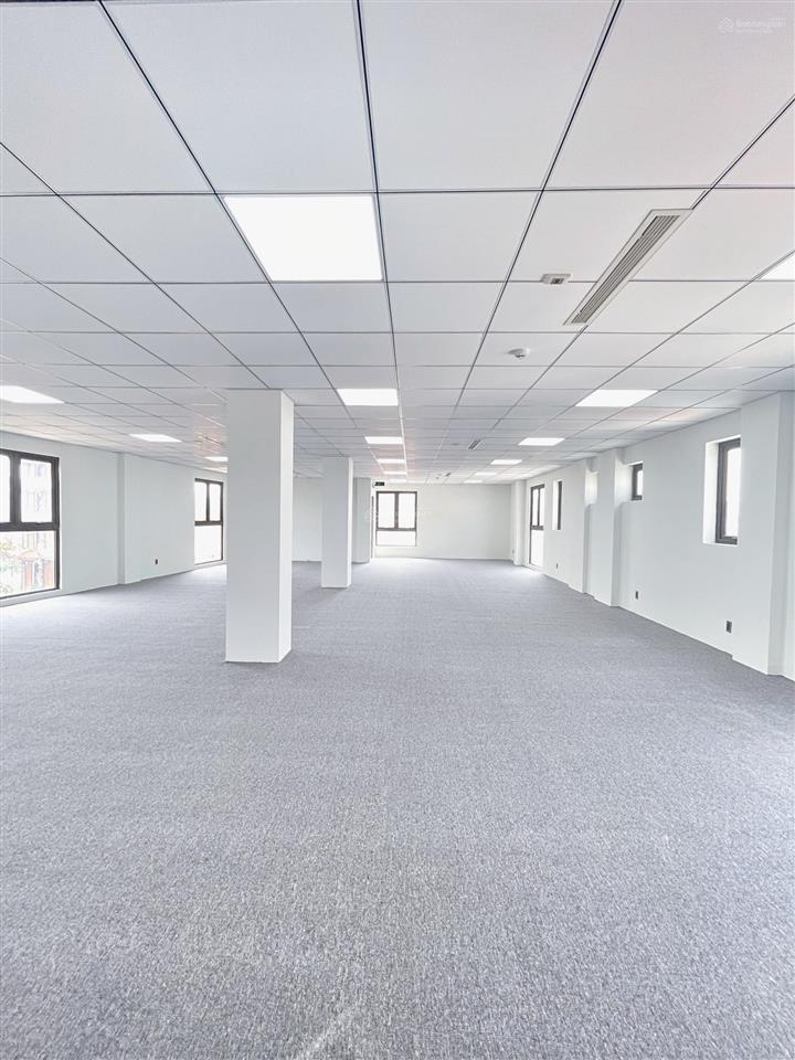 Cho thuê văn phòng 150m2 view sông, thông thoáng tại hoàng sa  q1