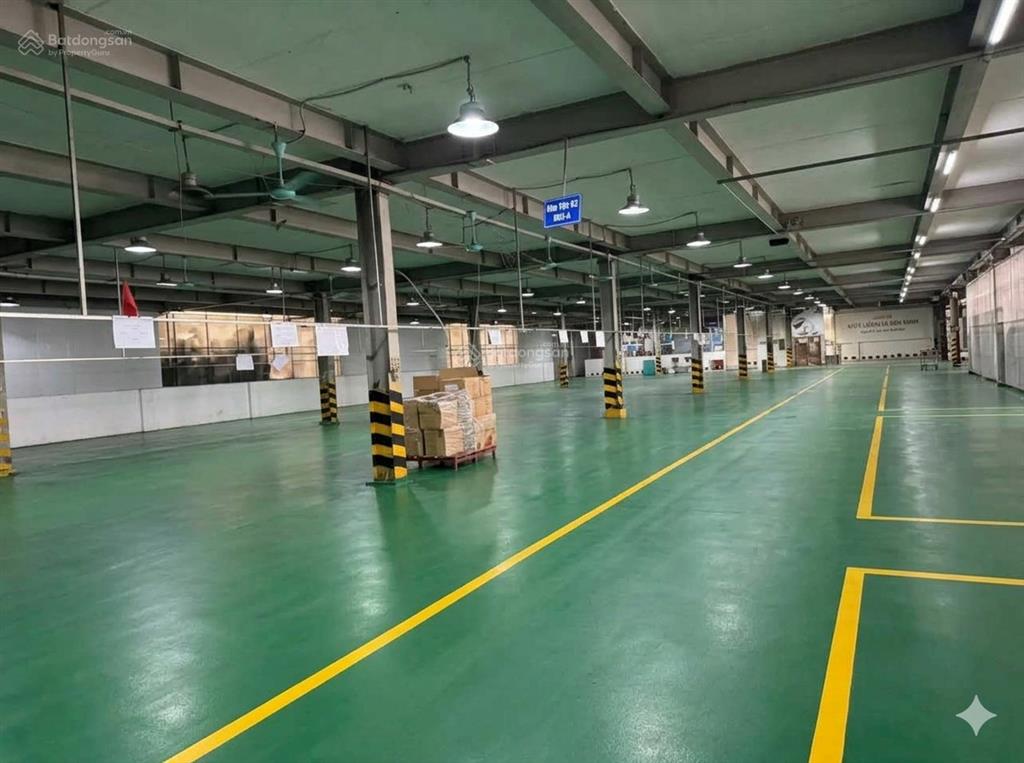 Cho thuê kho xưởng 5000m2 có chia nhỏ tại gần thị trấn đông anh, hà nội. pccc tiêu chuẩn, giá rẻ