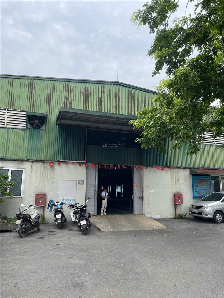 Cho thuê kho xưởng 2500m2 có chia nhỏ tại gần đức giang, long biên hà nội. pccc, giá rẻ