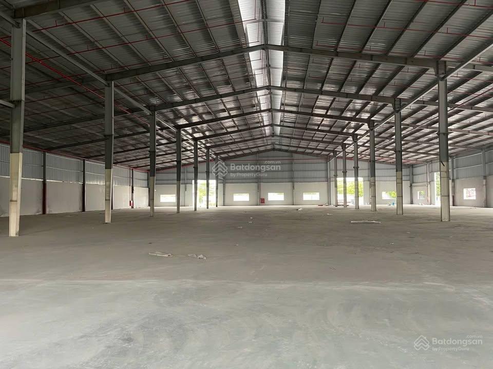 Cho thuê kho xưởng giá rẻ 4000m2 có chia nhỏ tại gần ngọc hồi thanh trì, hn, xuất vat, pccc đầy đủ