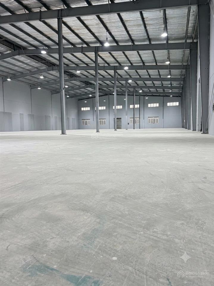 Cho thuê kho xưởng giá rẻ 2000m2 có chia nhỏ tại gần ngọc hồi thanh trì, hn, xuất vat, pccc đầy đủ