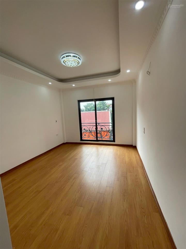 Bán nhà 5 tầng biên giang oto vào cửa gần quốc lộ 6 chợ trường học,bến xega tầu điện yên nghĩa