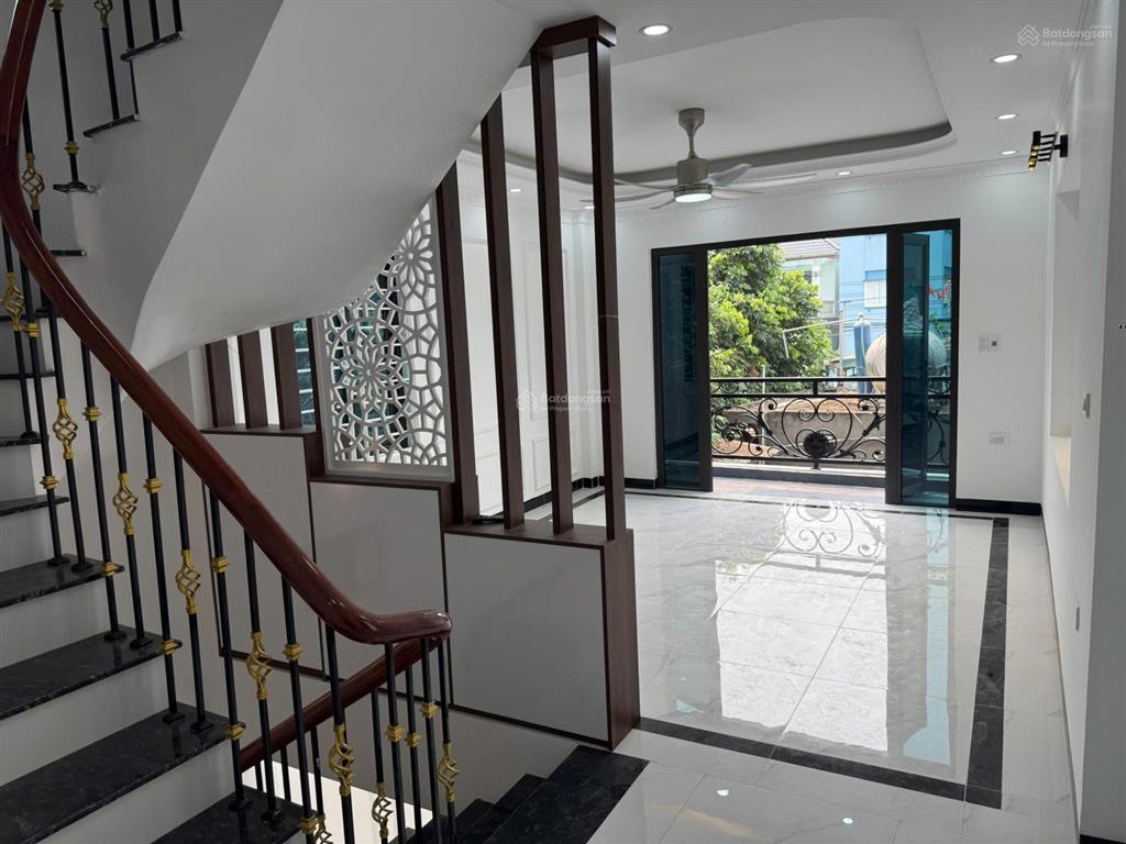 Nhà 60m24 tầngxây độc lậpmặt ngõ thôngô tô vào nhàgần kđt đô nghĩađường vành đai 4