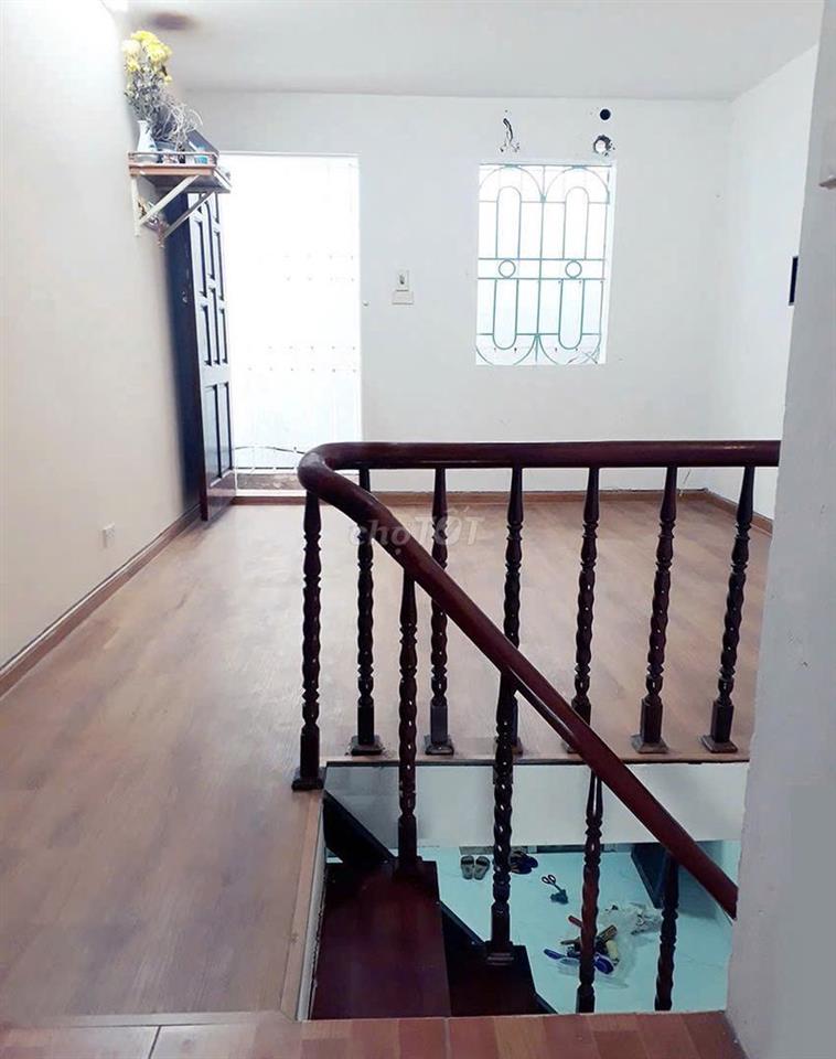 Bán nhà riêng ngõ 112 Định Công Thượng, Hà Nội. Giá 1,8 tỷ
