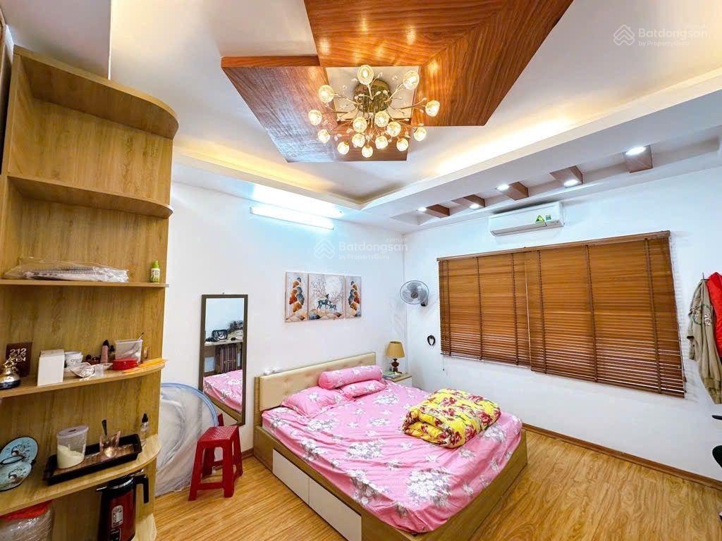 Bán nhà phú thượng tây hồ 32m 5 tầng mt 4m giá 6,3 tỷ cách mặt phố 40m
