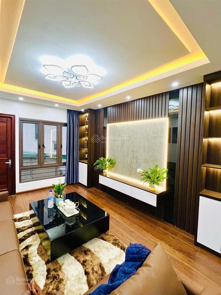 Bán nhà phú thượng tây hồ 32m 5 tầng mt 4m giá 6,3 tỷ cách mặt phố 40m