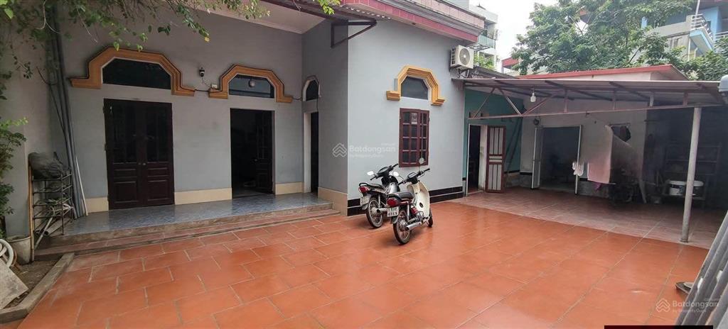 Cho thuê nhà cho công nhân, cán bộ xây dựng ở phú thượng, an dương vương, 100m, 2 tầng, 9 triệu