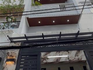 Nhà 3tầng hxh  tặng full nội thất  cách phú mỹ hưng  quận 7 ( 3km ) . giá cực tốt