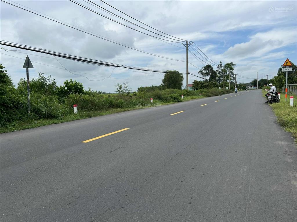 Bán 3000m2 mặt tiền đường tỉnh lộ 7 full thổ cư hiện hữu xây dựng full giá 33 tỷ