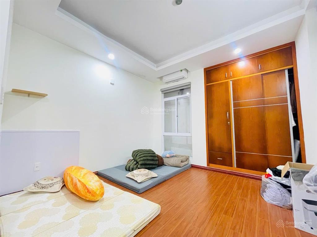 Nhà đẹp tây hồ ô tô đỗ cửa vị trí vàng trên con phố lạc long quân giá bán chỉ từ 250tr/m2