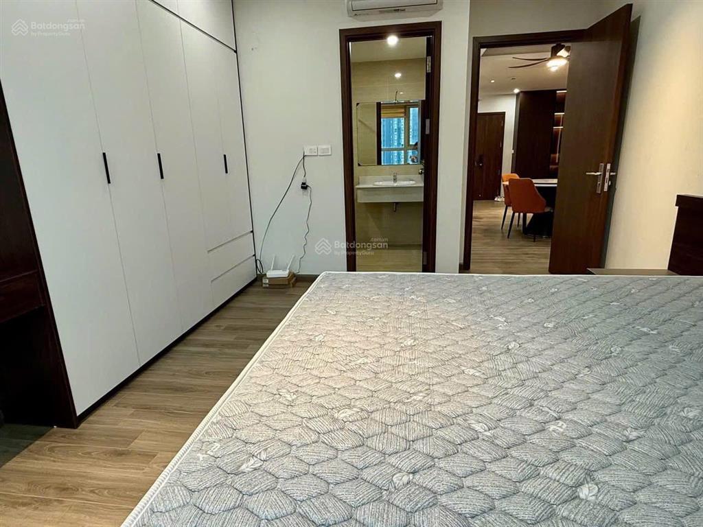 Gia đình chuyển công tác cần bán căn hộ 99m2 lô góc căn 3 ngủ sổ đỏ lâu dài