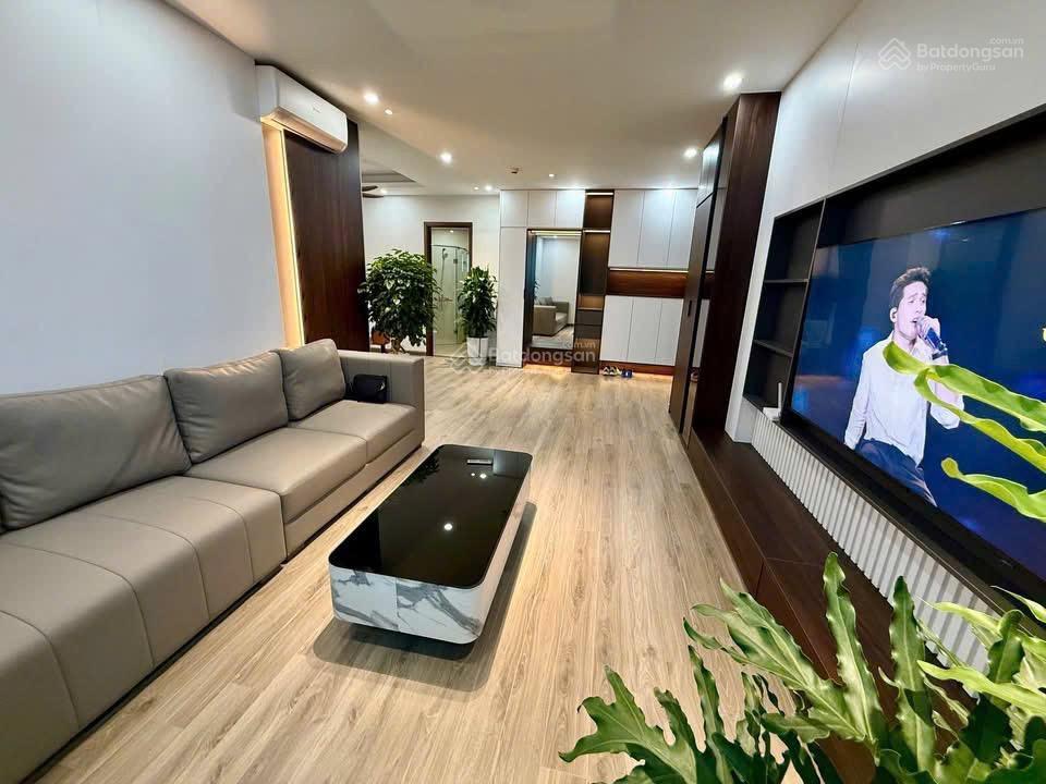 Gia đình chuyển công tác cần bán căn hộ 99m2 lô góc căn 3 ngủ sổ đỏ lâu dài