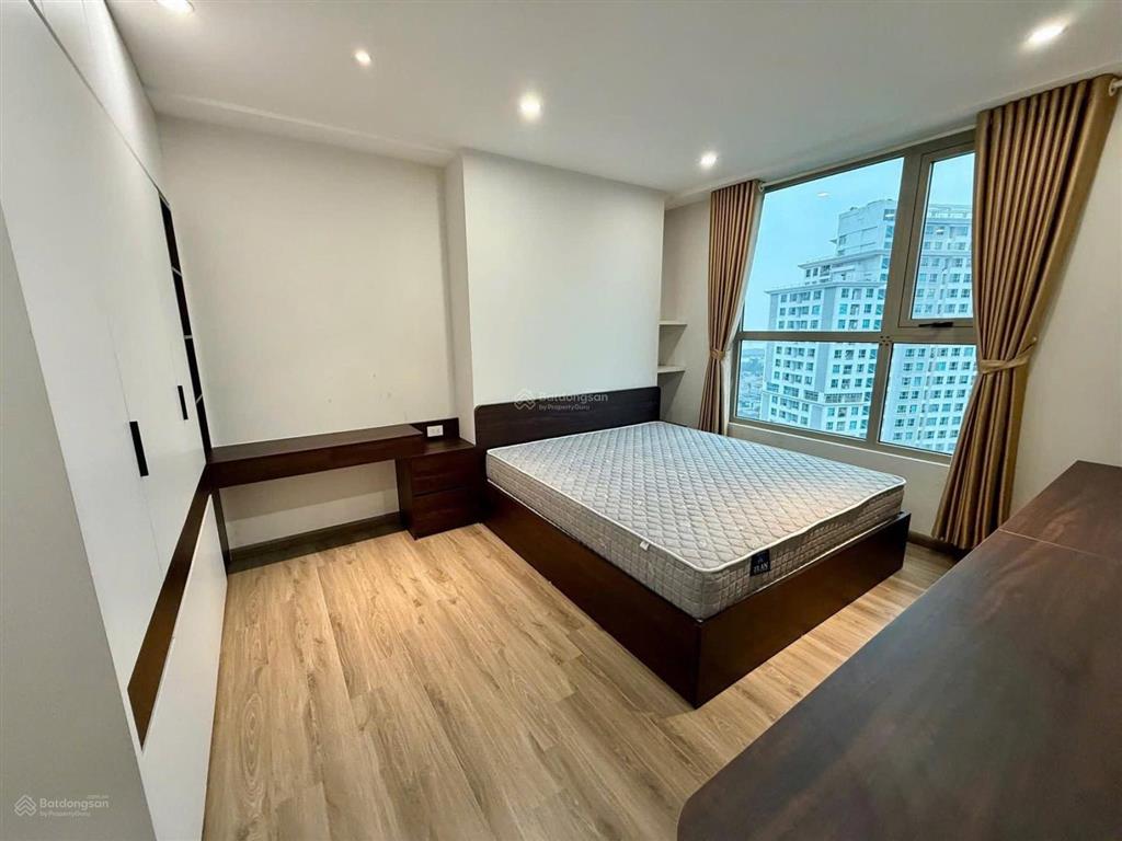 Gia đình chuyển công tác cần bán căn hộ 99m2 lô góc căn 3 ngủ sổ đỏ lâu dài