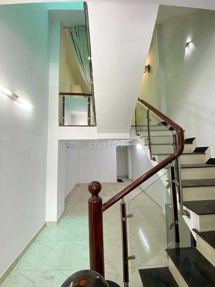 BÁN GẤP NHÀ MT DÃ TƯỢNG CHÁNH HƯNG P10 Q8