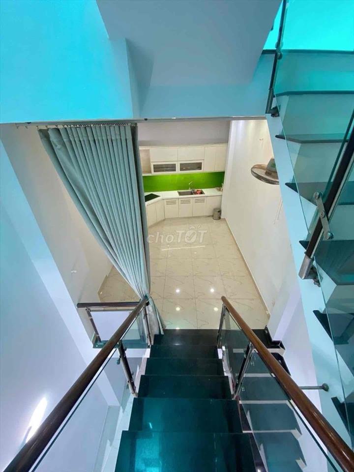 BÁN GẤP NHÀ MT DÃ TƯỢNG CHÁNH HƯNG P10 Q8