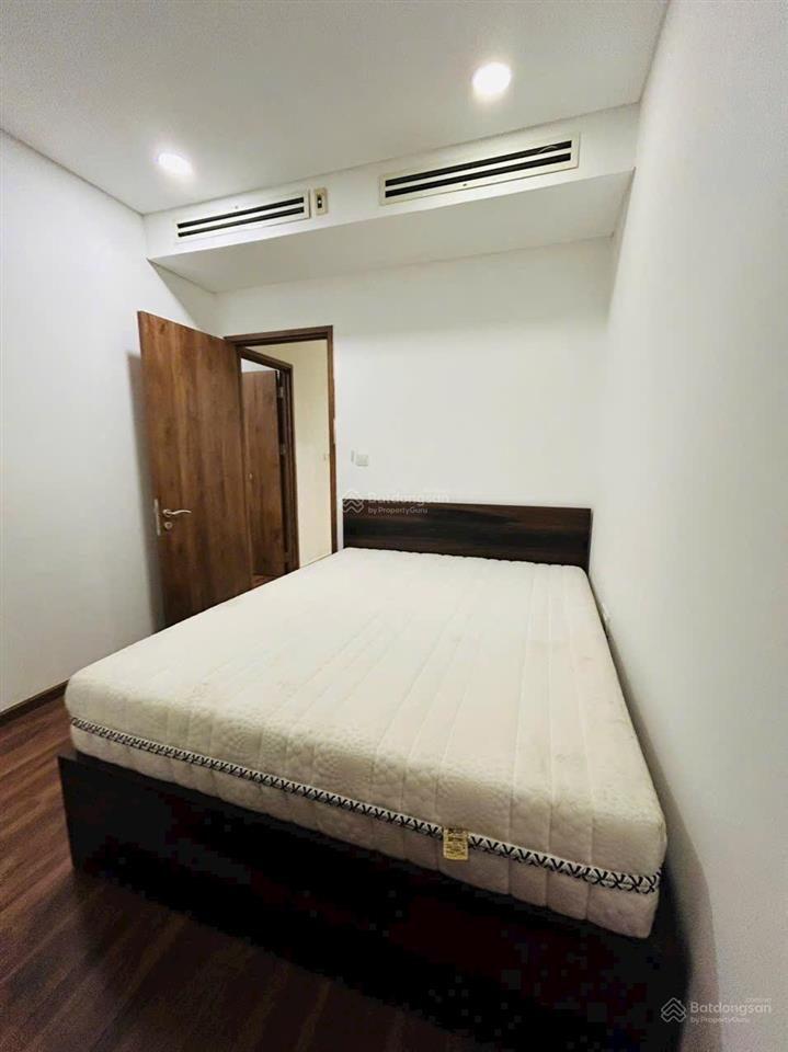 Cho thuê căn góc cc the golden star q7 ,85m 3pn  2wc giá 20tr/tháng  0937 961 *** thảo