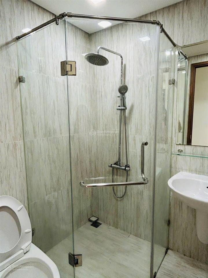 Cho thuê căn góc cc the golden star q7 ,85m 3pn  2wc giá 20tr/tháng  0937 961 *** thảo