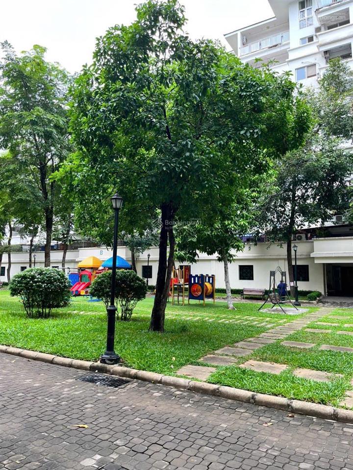Bán cc hưng vượng 2, 72m2 2pn 1wc có nội thất, giá 4,05tỉ  0937 961 *** thảo