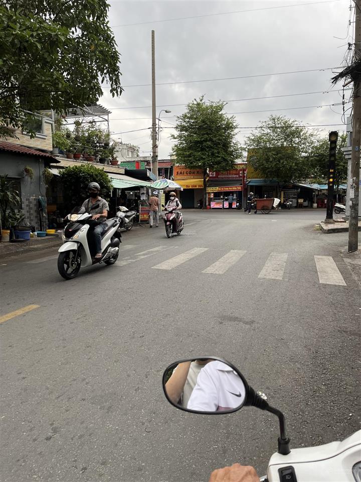 Bán nhà mt đông hồ p4 q8 hđt 20tr/tháng