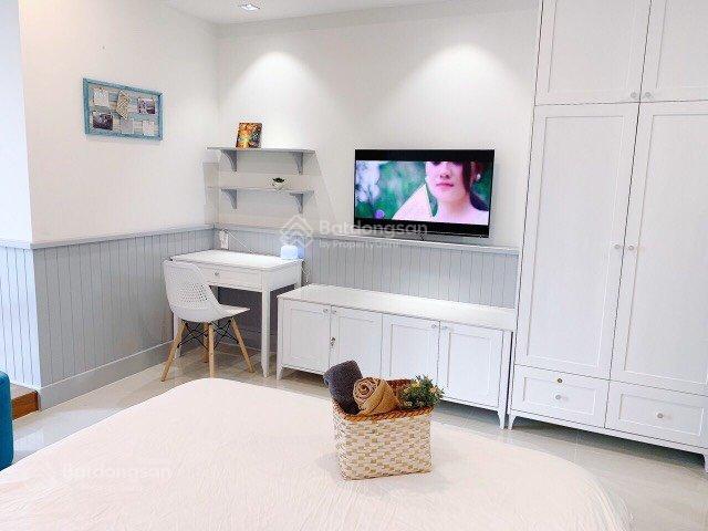 Cho thuê officetel saigon royal, 40 m2, full nội thất giá 14 triệu/tháng.  0906 378 ***
