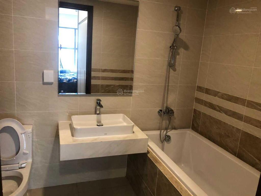 Cần bán gấp căn saigon royal 82m2, view hồ bơi, đủ nội thất, giá chỉ 9 tỷ đồng.  0906 378 ***