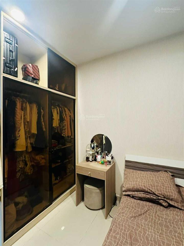 Bán gấp căn hộ tresor, 75m2, có 2pn, 2 toilet, full nội thất, giá bán 8.1 tỷ.  0906 378 ***