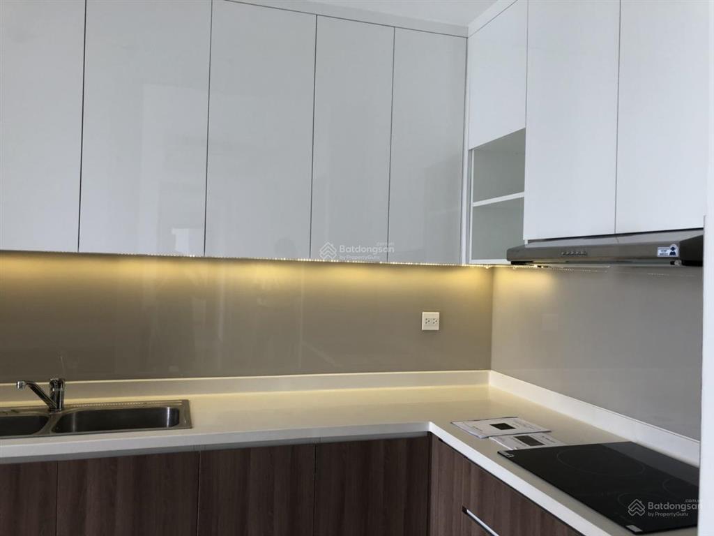 Bán căn hộ 110m2 tại river gate, 11 tỷ vnd, 3pn, 2wc, đầy đủ tiện nghi.  0906 378 ***