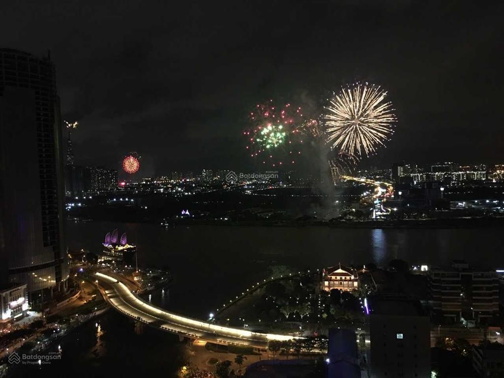 Cho thuê căn hộ saigon royal, 2pn, view sông, giá 26 triệu.  0906 378 ***