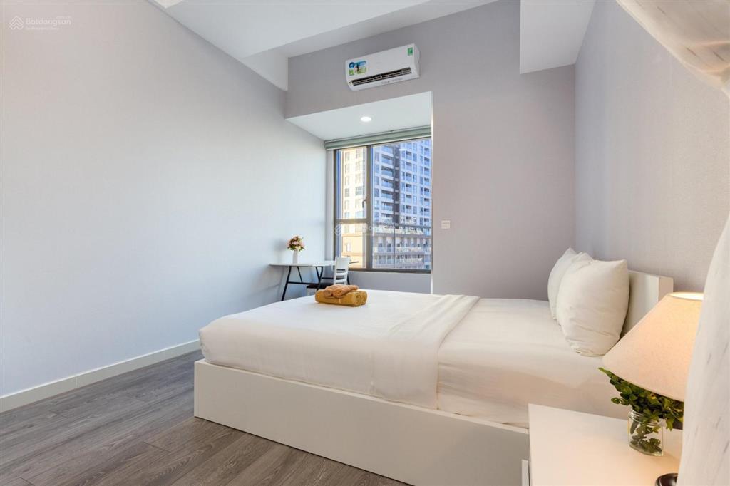 Bán căn hộ chung cư river gate, 4,7 tỷ, 47m2, đủ nội thất.  0906 378 ***